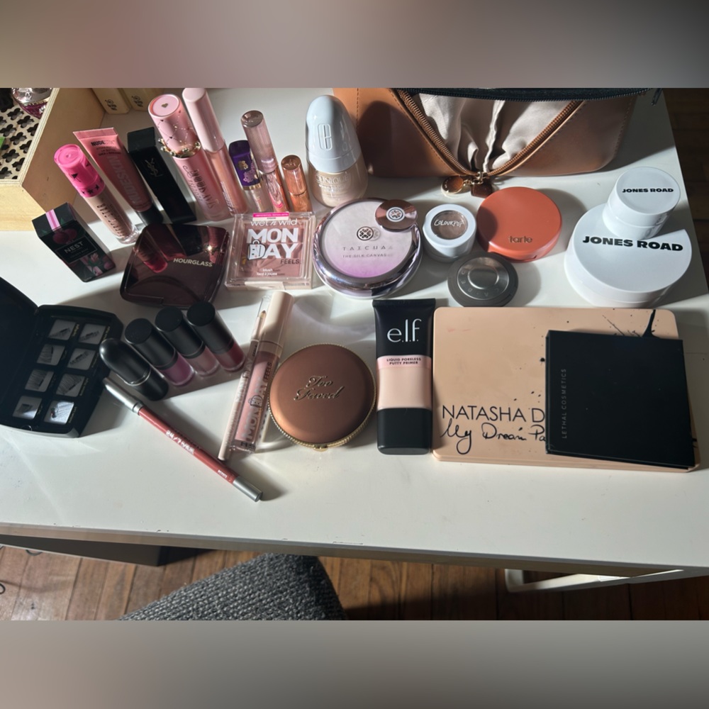 Makeup lot